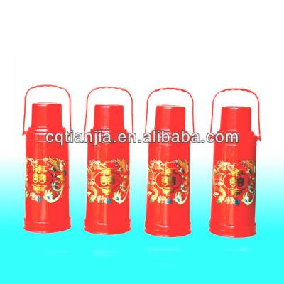 China 2L red color viable paint household food plastic vacuum bottle for sale