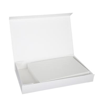 China Recyclable White Custom Design Rigid Recycled Cardboard Paper Packaging Clothing Box for sale