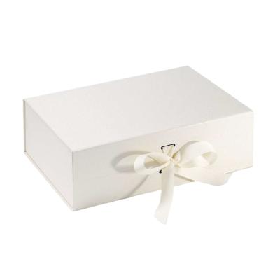 China Recyclable General Biodegradable White Or Black Customize Cardboard Paper Folding Gift Packaging Boxes for sale