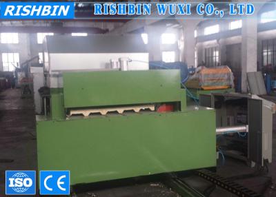 China Galvanized Insulated Roof Wall PU Sandwich Panel Production Line for PU Foam Panel for sale