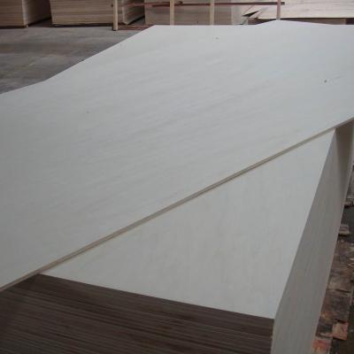 China Modern Hot Selling Natural Wood Flooring Veneer Skin Laminated MDF Boards Wood for sale