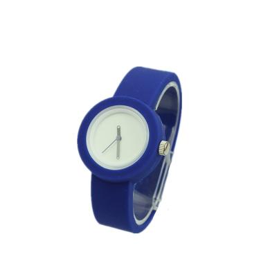 China Power Reserve Fashion Watch Wristwatch Sport Silicone Watch For Kid Women For Gift for sale