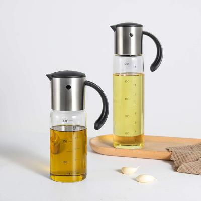 China Sustainable Kitchen Household Vinegar Jug Container Automatic Opening Glass Bottle Olive Oil Dispenser for sale