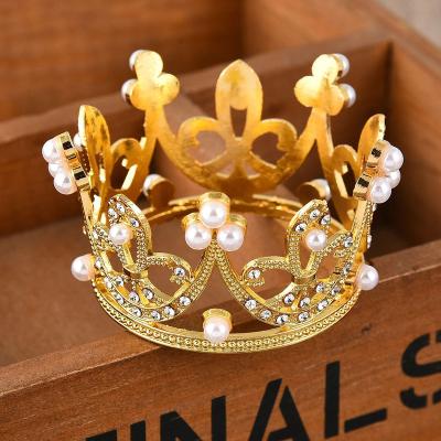 China Mini Crystal Luxury King Crystal Luxury Alloy Small Gold Crown Cake Topper Wedding Birthday Party Flower Wedding Decoration 5.5cm Child's Ring Gold Crown Cake Topper for sale