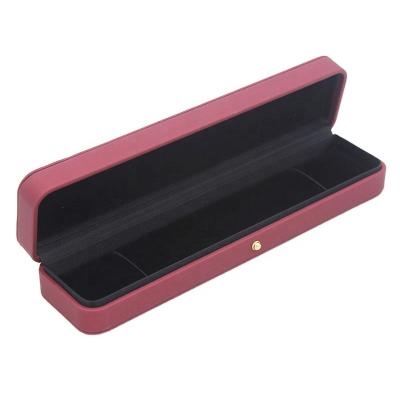 China New Design Three Colors PU Vintage Phnom Penh Leather Necklace Jewelry Box Modern Elegant Custom Jewelry Storage Box for sale