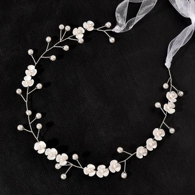 China Bridal Hair Accessories Simple Bridal Headband Wedding Hair Band Flower Pearl Vine Hair Accessories Handmade Women Bridal Hair Accessories for sale