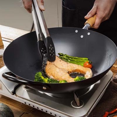 China 2022 Hot Selling Viable Breakfast Hole Non-Stick Frying Pan Non Stick Frying Pan for sale