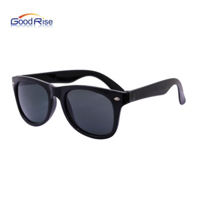 China Fashionable Wholesale Classic Glasses Frames Kids Sun Glass Color UV400 Unisex Custom Sunglasses 2021 for sale