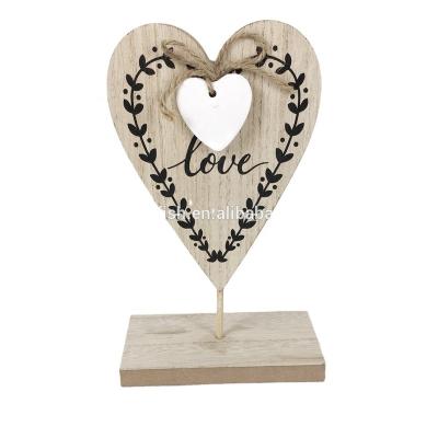 China Eco Friendly Home Decoration Standing Heart Ornament for sale