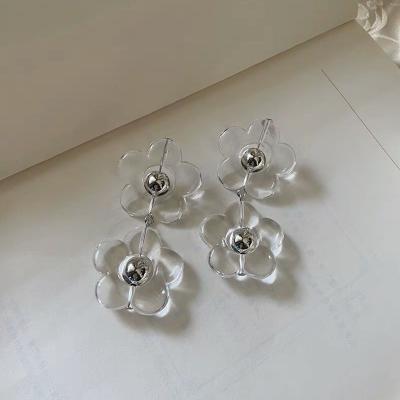 China 2021 New Retro Classic Acrylic Resin Geometric Flower Drop Earrings Romantic Transparent Flower Big Earrings For Women for sale