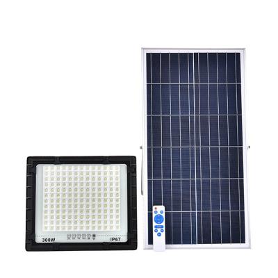 China Industrial Solar Garden Power Ip67 100W 200W 300W Outdoor Garden Decoration Led Solar Floodlight Lighting for sale