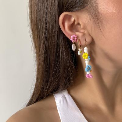 China TRENDY Colorful Seed Bead Daisy Geometric Hoop Earrings Copper Circle CCB Bead Drop Huggie Earrings for sale