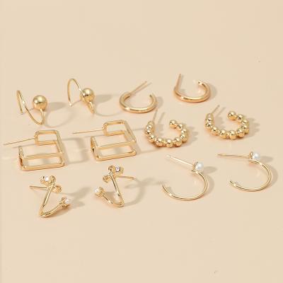 China 2021 New Arrival Trendy Minimalist Geometric Stud Earrings Trendy Gold Plated C Shape Earring Stud Set for sale