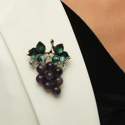 China 2021 New Trend Suits Accessories Purple Grape Floral Pin Fashion Multicolor Brooch Pearl Pearl Brooches for sale