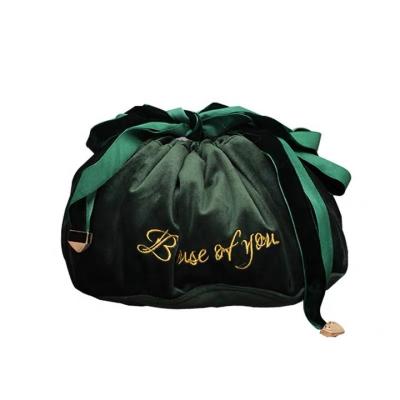 China 2020 new vintage design vintage makeup bag, carry bag, velvet pouch for sale