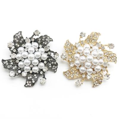 China Crystal Rhinestonel+alloy Windmill Flower Rhinestone Pearl Women Brooch Pins Metal Gold Brooch For Wedding Dress Sweater Coat Clothing Accessories for sale