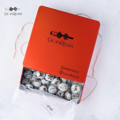 China Modern Luxury Wedding Favor Tin Box Wholesale Custom Portable Chocolate Cookie Tin Box Portable Packaging Box for sale