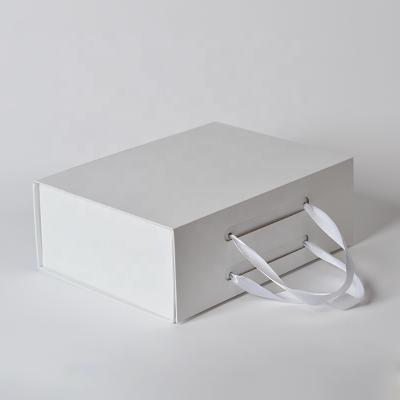 China Free Sample Materials Recycled White Color Gift Boxes With Magnetic Lid Cardboard Box For Wig Packaging Box With Logo for sale