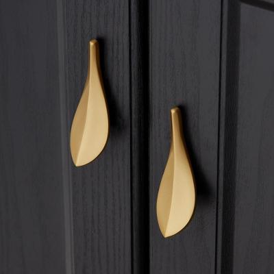 China Modern Nordic Style Solid Gold Brass Leaf Shaped 32mm Cabinet Knob Door Pulls Furniture Handles Knob for sale