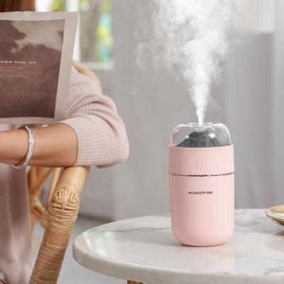 China 2021 Hot Selling Car Mini USB Humidifier Portable Ultrasonic Mist Spray Moisturizing Air Humidifier Diffuser For Office Car Bedroom for sale