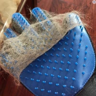 China Amazon New Stocked Soft Pet Grooming Glove Brush Deshedding Brush Glove for sale