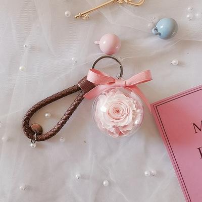 China Wedding Gift Durable Handmade Dried Flower Preserved Flower Key Chain For Christmas , Birthday Gift for sale