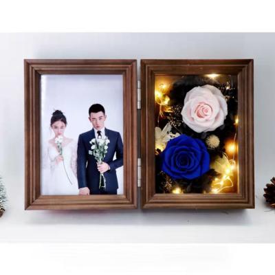 China Wholesale New Fashion Preserved Flower With Wooden Photo Frame For Wedding Decorations Christmas Gift 20*25*2.5CM for sale