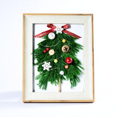 China Best Wholesale Decorative Preserved Flower Photo Frame For Christmas Gifts 20*25*2.5CM for sale