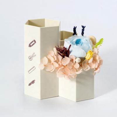 China The Best Creative Office Container Pen Holder Container Express Pen Storage Brush Jar With Preserved Flower These Flowers Yunnan 12*12*12 for sale