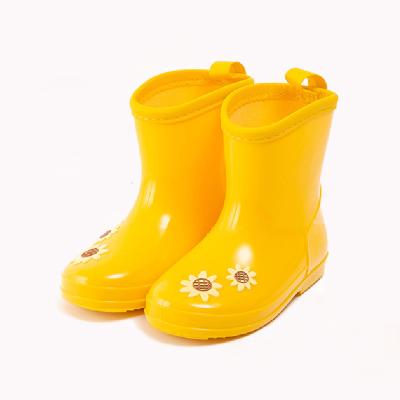 China Flat Colorful Kids Rain Waterproof Girls Rubber Boots Kids Navy Blue And Red Colors Wholesale for sale