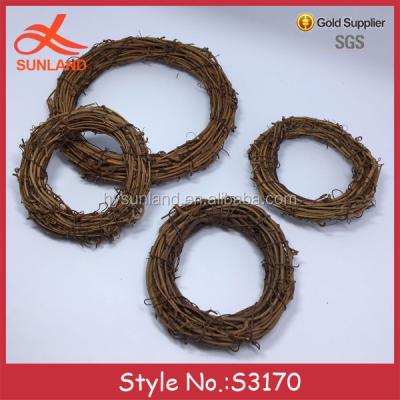 China New Style S3170 Eco-friendly Handmade Natural Color Garland Ring Wholesale Vine Garlands for sale