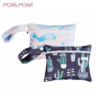 China Mora Mona Absorbent Super Handle 1 Piece Sanitary Pad Bag Baby Diaper Bag Cloth Wetbags 18cm*14cm for sale