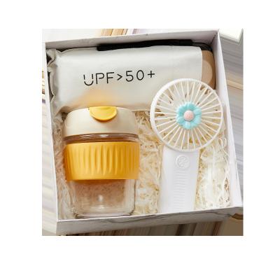 China Simple Hot Sale Birthday Classical Umbrella Fan Boxed Gift Set For Wedding for sale