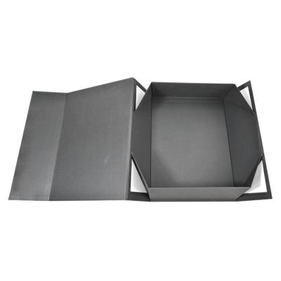 China Recycled Materials 2021 Large Custom Luxury Branded Black Magnetic Folding Apparel Gift Packaging Box for sale