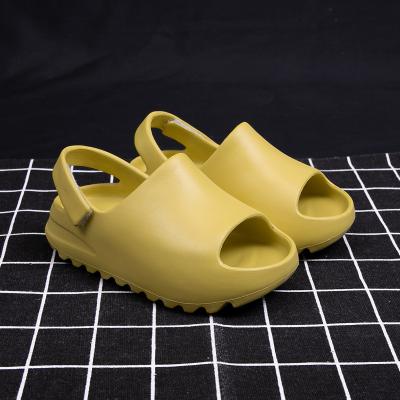 China Wholesale Usb Kids Pour Slippers Eva Kids Clogs Shoe Colorful Cute Yeezy Sandal Slide Strap Slips Water Yezzy Infant Shoes for sale