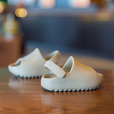 China 2021 Toddler Breathable Cartoon Yeezy Beige Slides Logo For Slippers Wholesale for sale