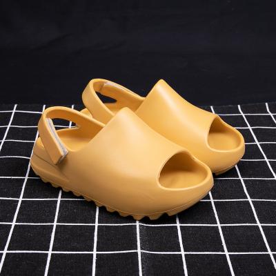 China Summer special breathable baby shoes slides yeezy slippers wholesale kids boots yeezy sandals for kids for sale