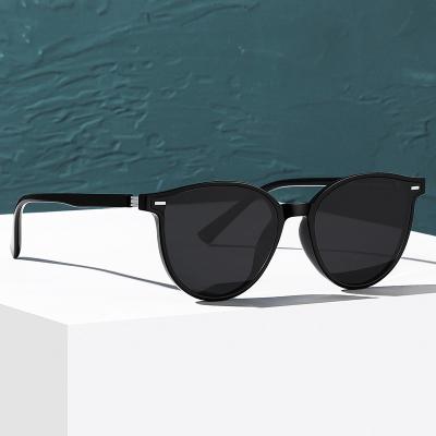 China Fashion Sunglasses 2021 Hot Sale Polarized Sunglasses For Women Fashion Cat Eye Sunglasses Custom Box Logo for sale