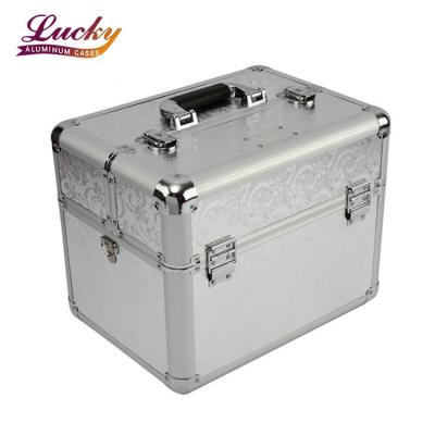 China Large Capacity Makeup Train Case Silver Professional Aluminum Hard Beauty Case Travel Woman for sale