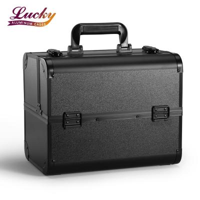 China Large Capacity Portable Makeup Box Professional Aluminum Makeup Case For Cosmetics Manicure Large Capacity Beauty Case for sale