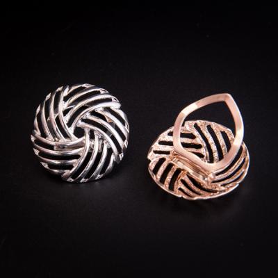 China Popular Customized Alloy Scarf Clips Flower Silk Scarf Metal Ring Brooch Pins for sale