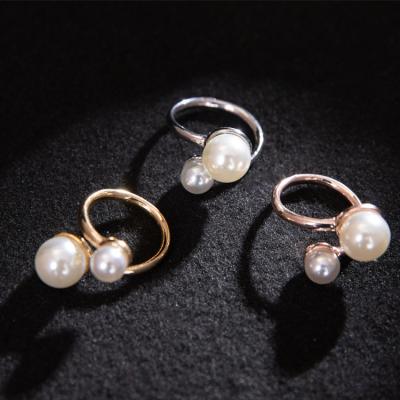 China Custom Fashion Romantic Round Shaped Alloy Jewelry Double Pearl Scarf Loop Ring For Women for sale