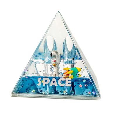 China Fancy Liquid Quicksand Astronaut Pen Stand Promotion Gift Desk Organizer Desk Organizer Pen Holder Triangle Trendy Acrylic Material for sale