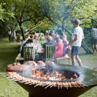 China Kundenspezifischer Logo-Grill-kampierender Grill Stahl-GRILL Corten Grill im Freien zu verkaufen