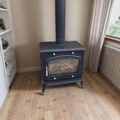 China Manual Ignition Type Cast Iron Wood Burner - Square Design cast iron log burner for sale