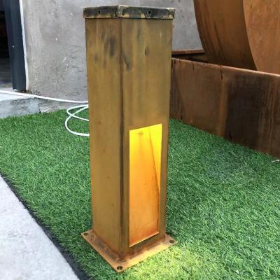 China 800 mm Gartenleuchten Corten Stahl Bollard Leuchten Rost Farbe Corten Beleuchtung Bollards zu verkaufen