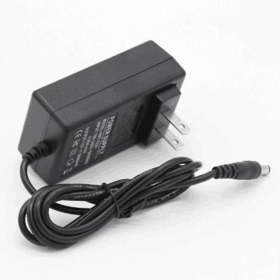 China 12V/24V DC Voltagem de saída Bloco de parede Adaptador de alimentação LED para US EU UK Plug à venda