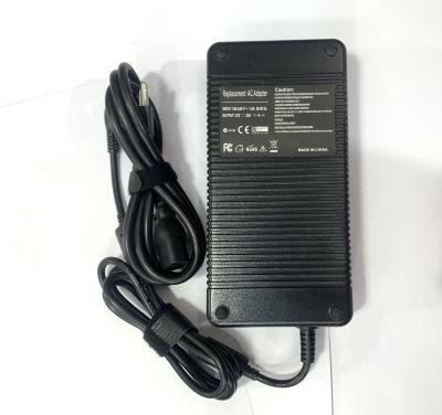 Cina Tipo desktop 240W 12V 20A Adaptore di alimentazione AC DC per il risparmio energetico CCTV/LED/ECT in vendita