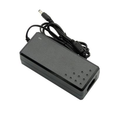 Китай Подключение к рабочему столу C-Power AC100-240V DC 18V 3A 18V 2A Desktop Adapter с выходом 18V продается