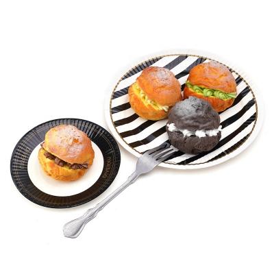 China Disposable Bio-degradable Paper Plates Party Christmas Food Packaging Paper Plates for sale